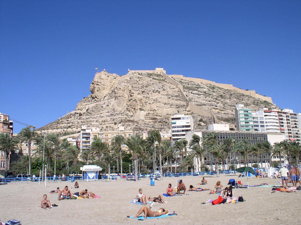 Beach & Urban Attic Alicante Pokoj fotografie