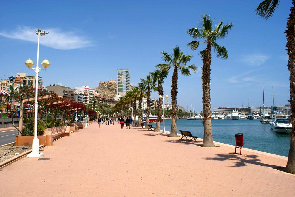 Beach & Urban Attic Alicante Pokoj fotografie